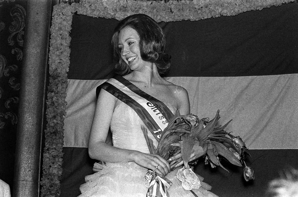 In Casino te Amsterdam Miss Holland 1963 verkozenfoto nrs 17, 18, 19Godelie, Bestanddeelnr 915-1080