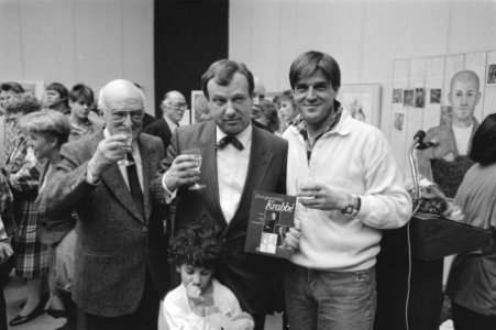 In Singermuseum Drie generaties Krabbé v.l.n.r. vader Maarten Krabbé, Janwill, Bestanddeelnr 933-2816