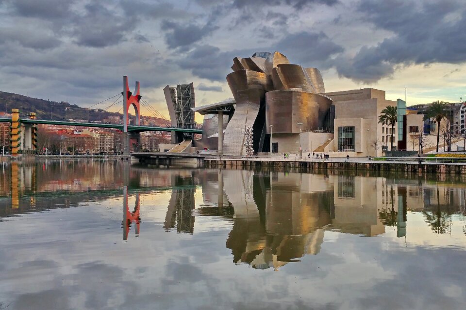 Highlights architecture mirror