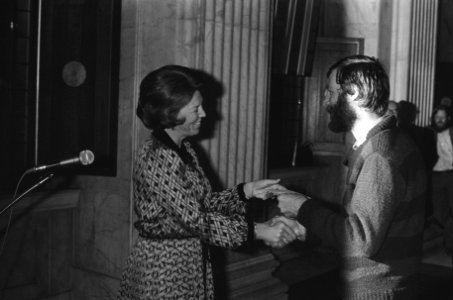 In Paleis op de Dam in A'dam Beatrix prijzen uitgereikt aan door Koninklijke jur, Bestanddeelnr 931-1710