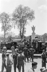 In de kathedraal aan het Waterlooplein te Batavia werd op 2 november een plechti, Bestanddeelnr 81-6-5