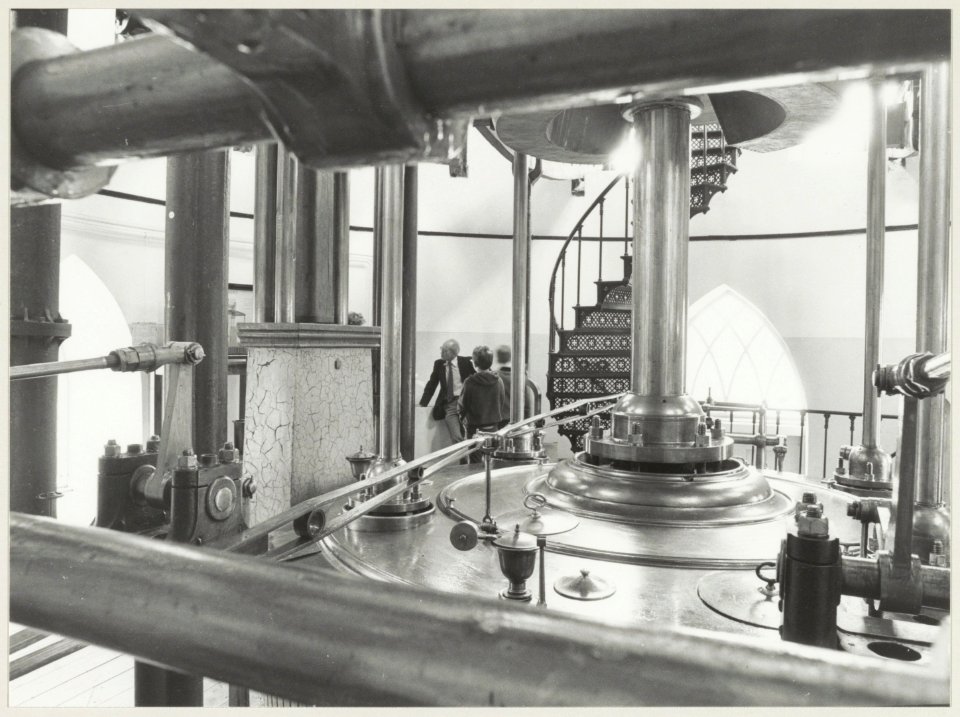 In de machinehal van het gemaal, nu museum, de Cruquius. NL-HlmNHA 54014873