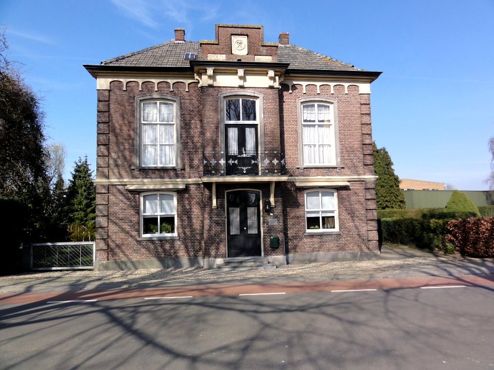 In between Katwijk and Linden (Cuijk, N-Br, NL) former town hall ( ca. 1880 - 1942)