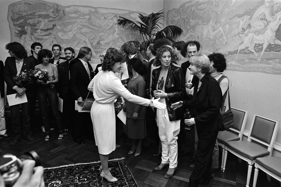 In concertgebouw in Amsterdam zijn vanmorgen i.a.v. Margriet de Edisons uitgerei, Bestanddeelnr 931-1173