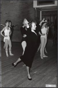 In de nieuwe balletzaal van het Nationale Ballet in de Stadsschouwburg te Amster, Bestanddeelnr 061-0864