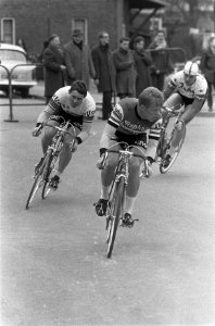 In Oldenzaal criterium gereden voor profs en onafhankelijk aan kop de winnaar Ar, Bestanddeelnr 916-2425