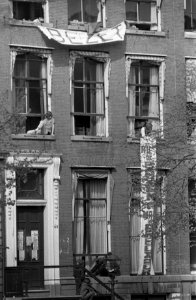 In Amsterdam zijn ongeveer dertig panden gekraakt o.a. pand bezet op Herengrach, Bestanddeelnr 923-4993