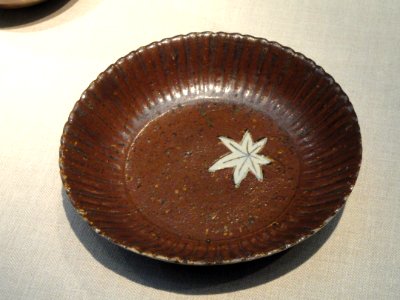 Individual serving dish, Japan, Arita ware, Edo period, 1650-1670 AD, porcelain with cobalt pigment under clear glaze, iron glaze - Freer Gallery of Art - DSC05491