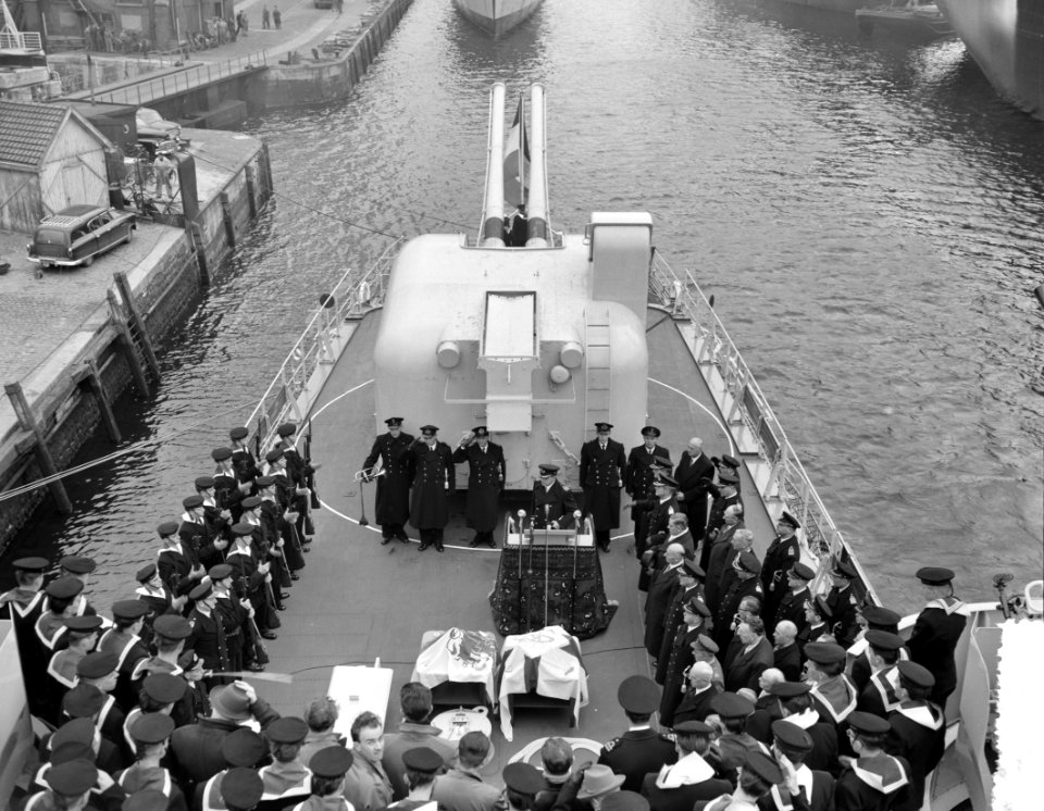 Indienststelling Hr Ms Onderzeebootjager Limburg bij De Schelde Vlissingen, Bestanddeelnr 908-1154