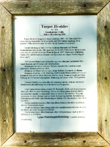 Info board about the Järnklev homestead in Gullmarsskogen