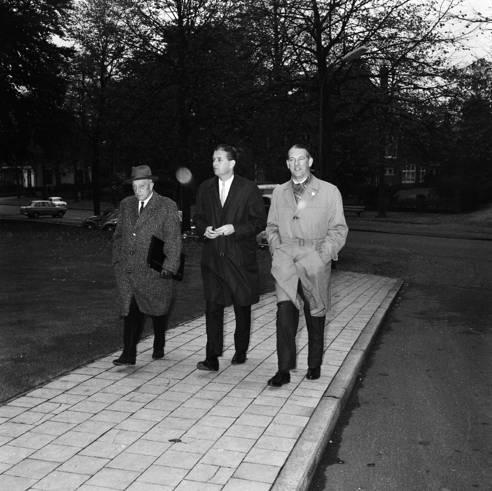 In AVRO-studio te Hilversum, een Algemene Bestuursvergadering gehouden, Jansen, , Bestanddeelnr 914-4807