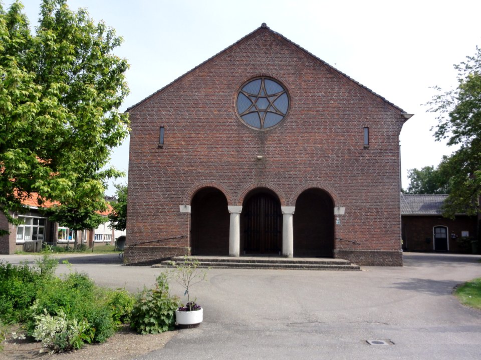 Indoornik RK kerk voorgevel