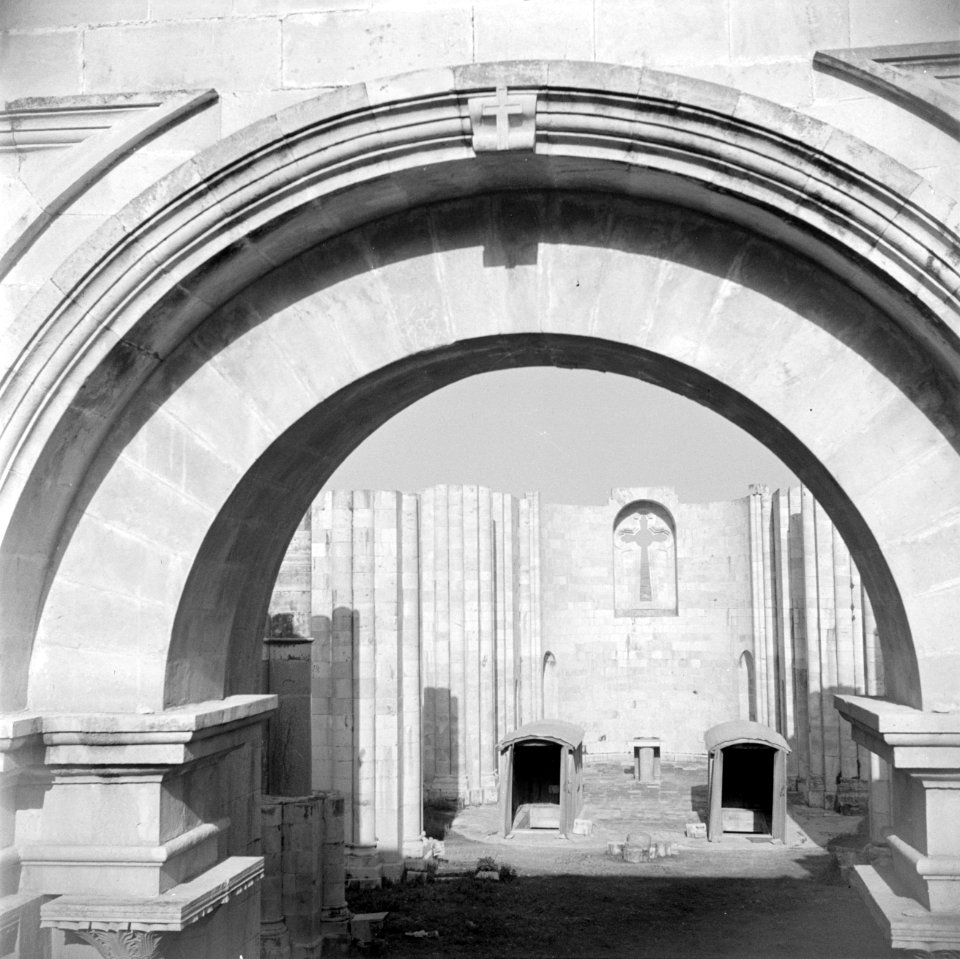 In de omgeving van Nablus. Kerk in aanbouw om Jacobsbron, Bestanddeelnr 255-5577
