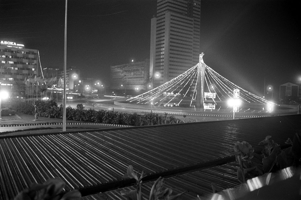 Indonesie, Djakarta, verlichting in verband met viering onafhankelijkheid, Djaka, Bestanddeelnr 924-8453