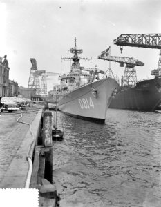 Indienststelling Hr Ms Onderzeebootjager Limburg bij De Schelde Vlissingen, Bestanddeelnr 908-1157