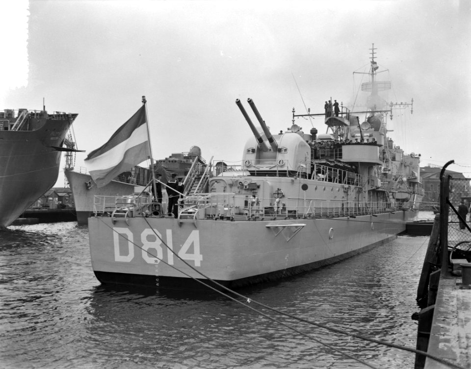 Indienststelling Hr. Ms. Onderzeebootjager Limburg bij De Schelde Vlissingen, Bestanddeelnr 908-1156