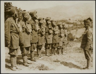 Indian troops at Gas mask drill, Bestanddeelnr 158-2452