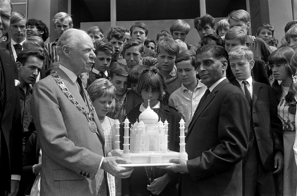 India bedankt Zeist, Indiase ambassadeur Zijne Excellentie Rajkumar Raghunath Si, Bestanddeelnr 919-2286