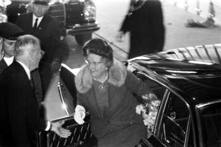 Indienststelling van passagiersschip Koningin Juliana . Aankomst koningin Jul, Bestanddeelnr 921-7618