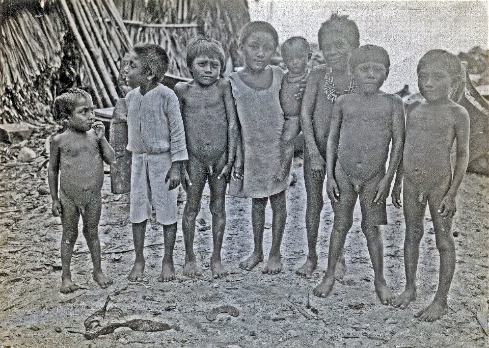 Indianbarn. San Blas. Panama - SMVK - 004420