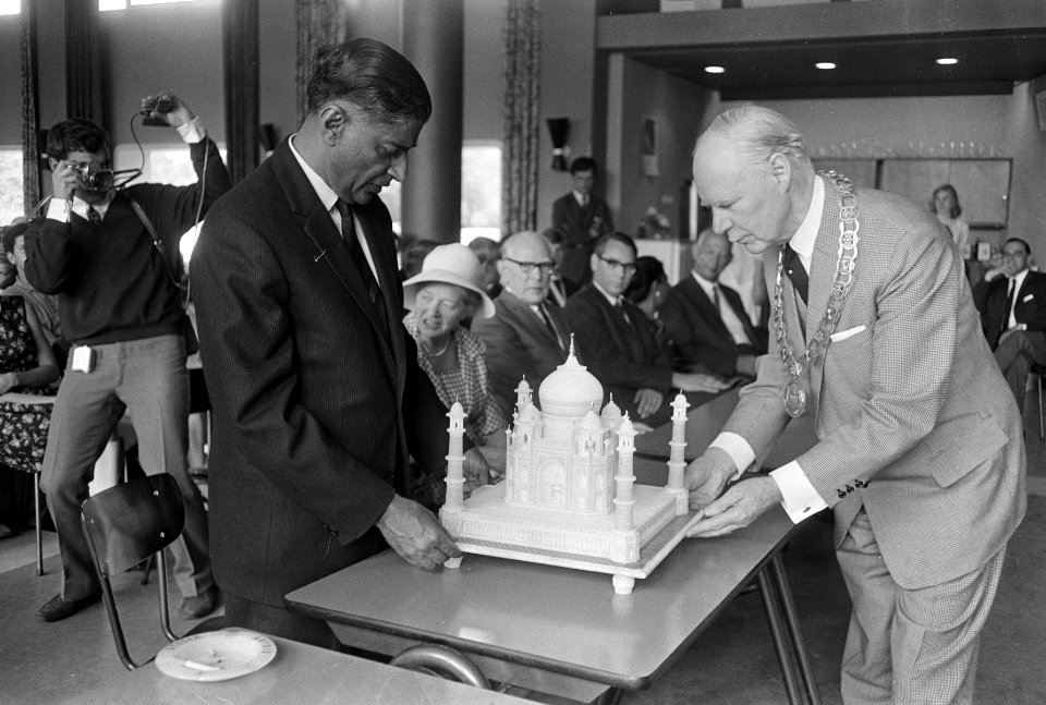 India bedankt Zeist, Indiase ambassadeur Zijne Excellentie Rajkumar Raghunath Si, Bestanddeelnr 919-2288