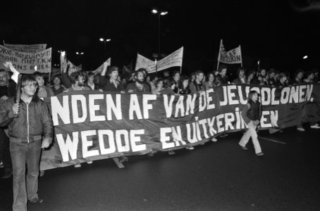 In Utrecht dem. vananvond jongeren-organisaties tegen voornemens regering jeugdl, Bestanddeelnr 931-1134
