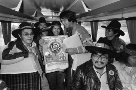 Indianen in de bus, Bestanddeelnr 931-7944