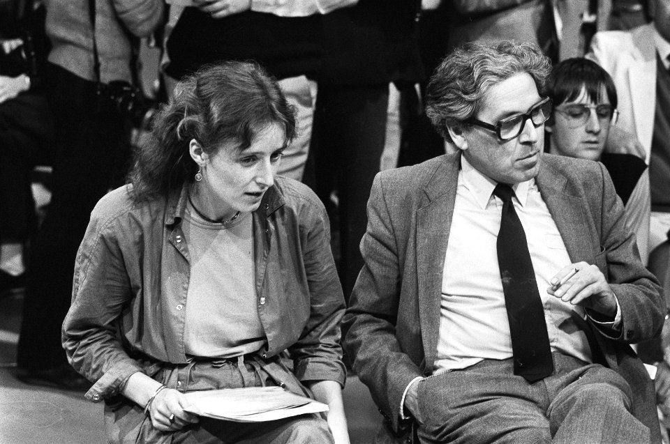 Ina Brouwer (CPN) (l) en Fred van der Spek (PSP), Bestanddeelnr 932-3184