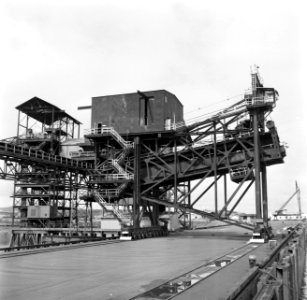 Industrieel complex, waarschijnlijk de Orinoco Mining Company (ijzererts) in Ven, Bestanddeelnr 252-5319