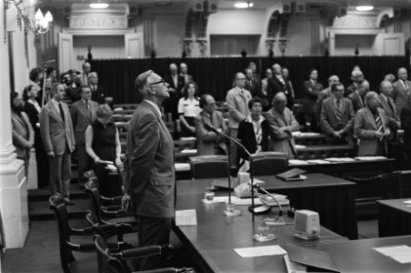 In verband met overlijden Mao, herdenking in Tweede Kamer met Van der Stoel, Bestanddeelnr 928-7738