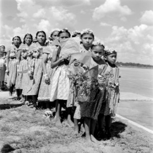 Indiaanse vrouwen en kinderen, Bestanddeelnr 252-4183
