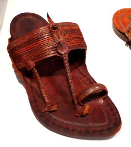 Indian chappal, Kolhapur, late 20th century - Bata Shoe Museum - DSC00445