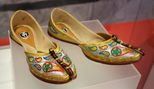 Indian juttis, 1992 - Bata Shoe Museum - DSC00428