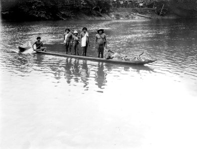 Indianer i kanot. Darién, Sambú River. Panama - SMVK - 004098