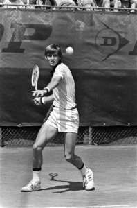 Internationale tenniskampioenschappen van Scheveningen op METS Sanders in actie, Bestanddeelnr 929-2607