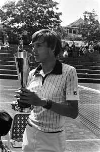 Internationale tenniskampioenschappen van Scheveningen op METS Loek Sanders met, Bestanddeelnr 929-2608