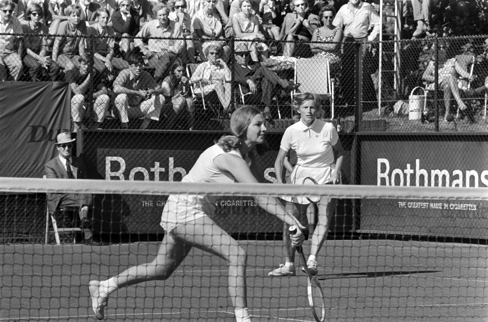 Internationale tenniskampioenschappen te Hilversum, dames dubbel, T Walhof (rec, Bestanddeelnr 924-7787