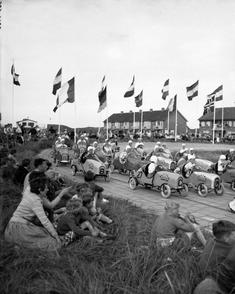 Internationale trapautoraces in Noordwijk, Bestanddeelnr 909-7786