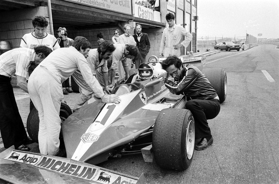 In verband met Formule I race Zandvoort (27-8) vandaag testen van de banden Car, Bestanddeelnr 929-8404