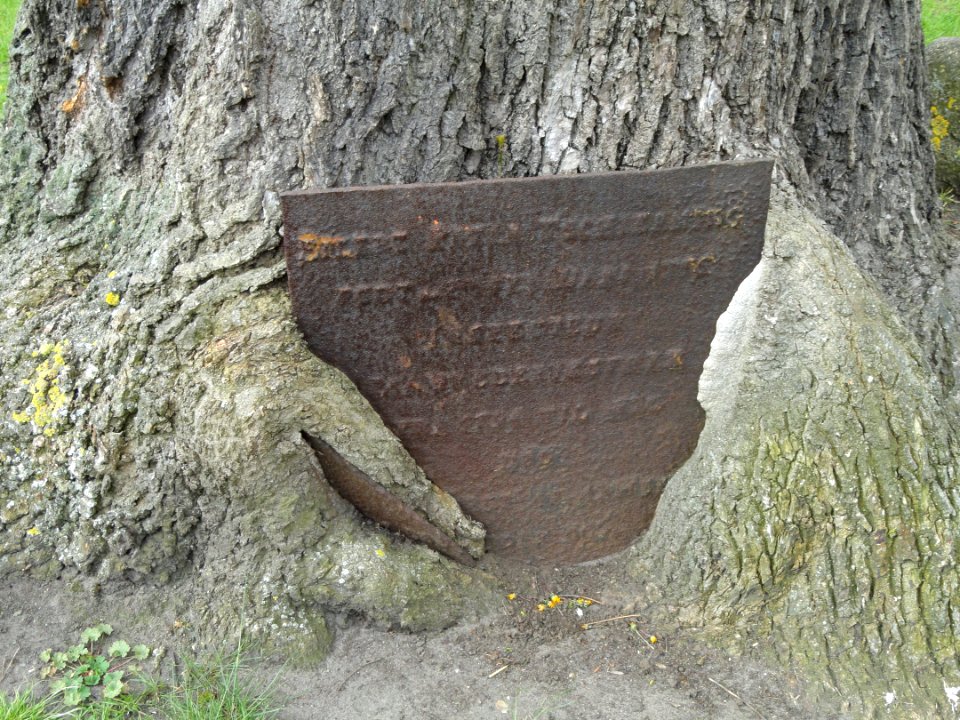 Indecipherable memorial - Garnisons Kirke - Copenhagen - DSC07795