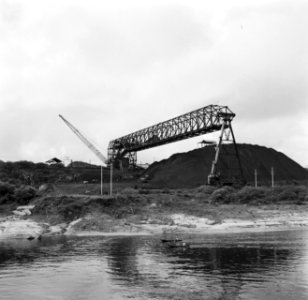 Industrieel complex, waarschijnlijk de Orinoco Mining Company (ijzererts) in Ven, Bestanddeelnr 252-5299