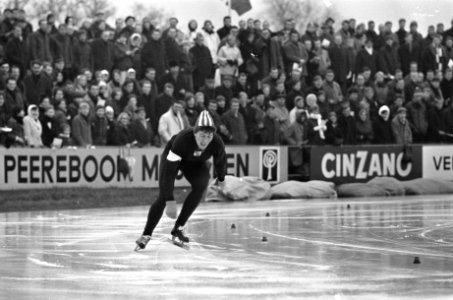 Internationale Schaatswedstrijden Heerenveen nr. 18 Carry Geyssen , nr. 19 A. , Bestanddeelnr 921-9818