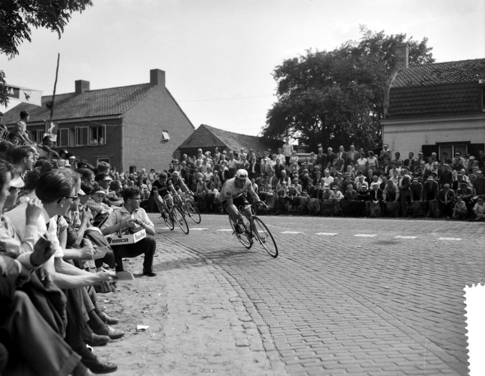 Internationale wielercriterium De acht van Chaam, Bestanddeelnr 911-4766