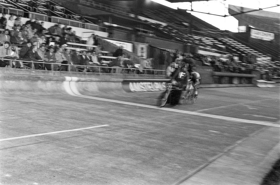Internationale Wielerwedstrijden in Olympisch Stadion, Amsterdam Piet de Wit met, Bestanddeelnr 922-4918