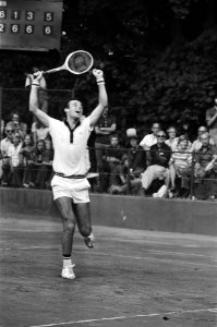 Internationale Tenniskampioenschap Melkhuisje (finale), Taroczy juicht na overwi, Bestanddeelnr 928-6969