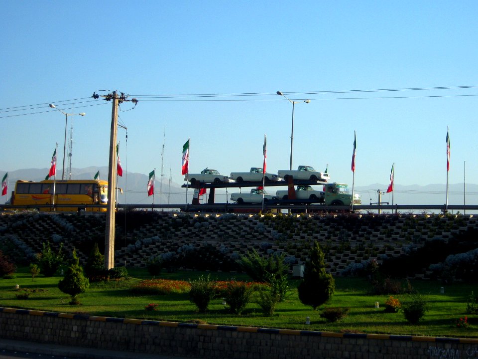 Interlace - end of 17 shahrivar st - flags of Iran-Nishapur 03