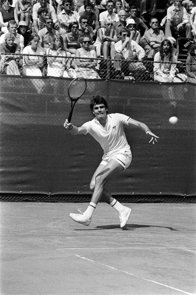 Internationale tennistoernooi Melkhuisje in Hilversum Pecei in actie (tegen San, Bestanddeelnr 929-2645