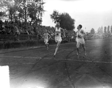Internationaal Atletiekwedstrijd Pro Patria Rotterdam, finish 200 m heren, Bestanddeelnr 907-2156