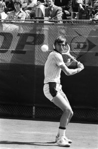 Internationale tenniskampioenschappen van Scheveningen op METS Sanders in actie, Bestanddeelnr 929-2606