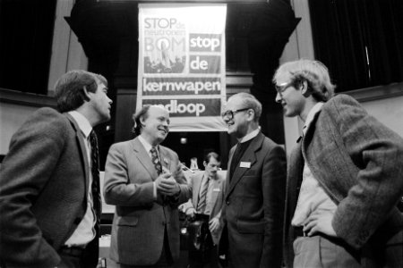 Internationaal forum in A'dam, Wat kunnen wij doen tegen de kernwapenwedloop, , Bestanddeelnr 931-1628